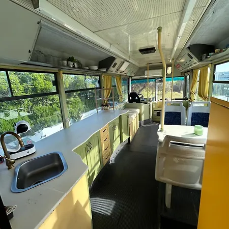 Autobus Palmibus Οργανωμένο κάμπινγκ *